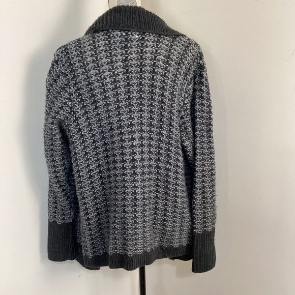 Women’s 2 Shades of Grey Open Wool Blend Cardigan with Dark Grey Collar Cuff - Picture 4 of 4